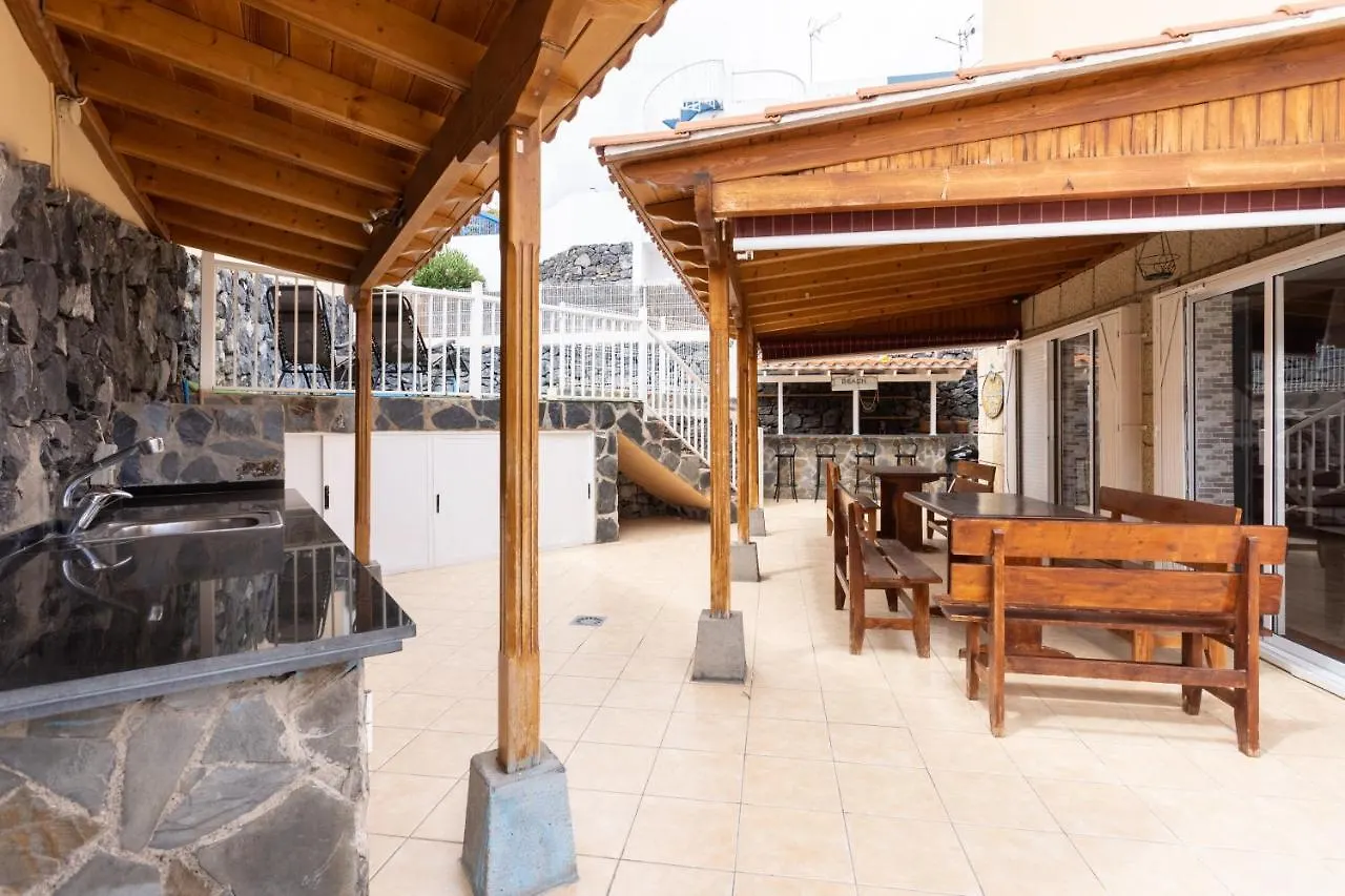 Home2Book Metro Tenerife, Private Pool & Bbq location